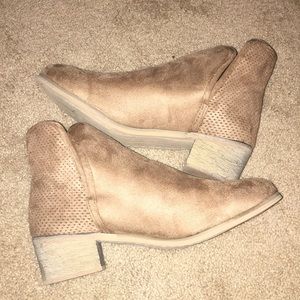 Seven7 Taupe Soho Bootie Size 8